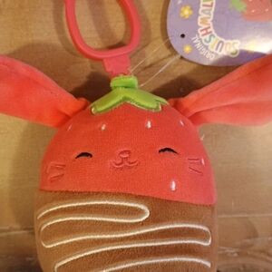 Squishmallows Gunda Keychain Nwt